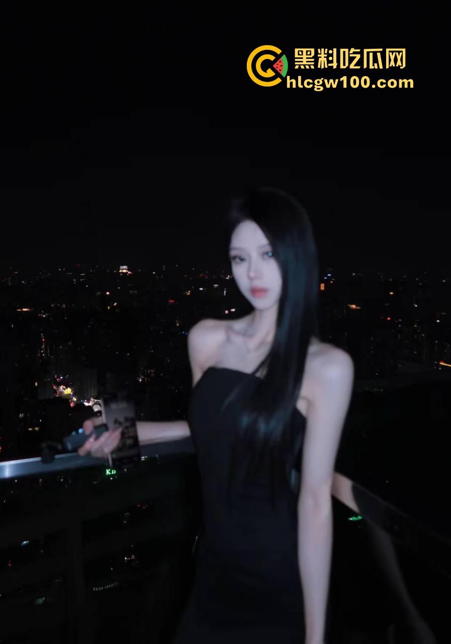 调教大神操翻00后极品嫩妹，肛塞捆绑深喉全套调教，前凸后翘嫩穴被掰开腿无套狂抽！  第2张