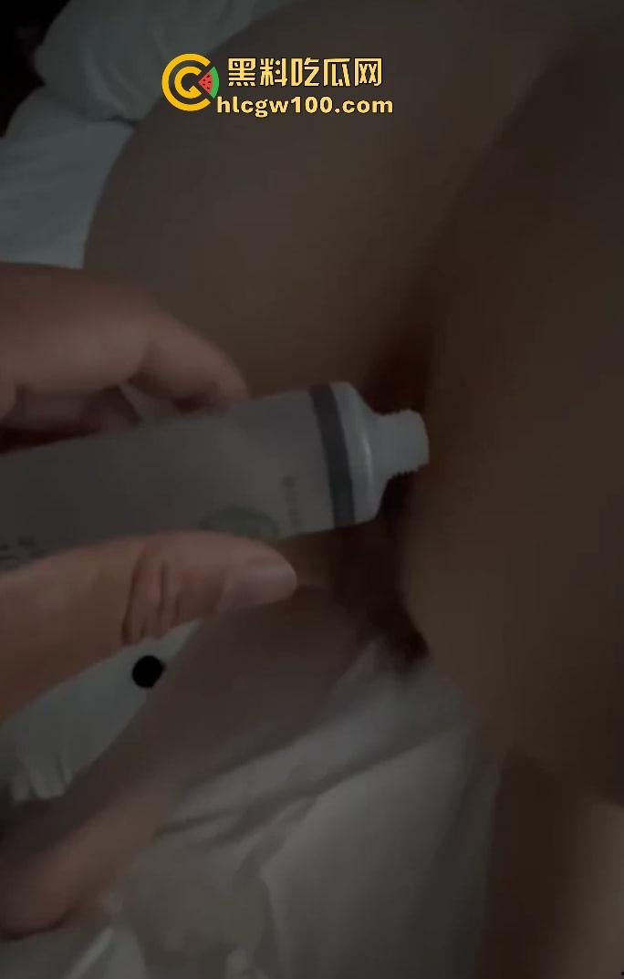 调教大神操翻00后极品嫩妹，肛塞捆绑深喉全套调教，前凸后翘嫩穴被掰开腿无套狂抽！  第9张