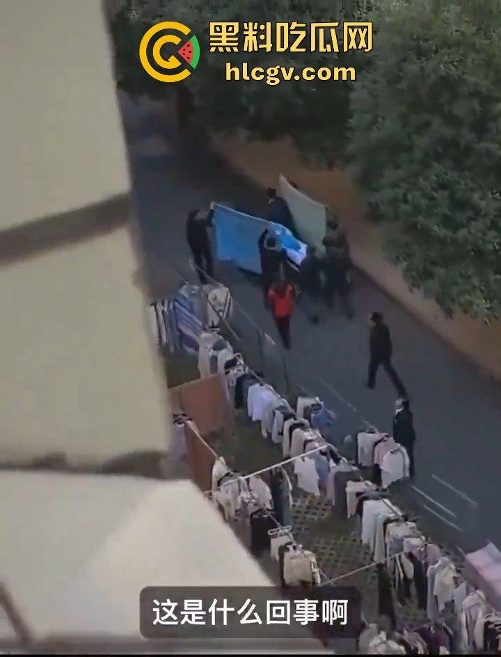 湖北商贸学院女学生校内猝死，学校未通知家属先运遗体！学生拉窗禁看，家属校内维权！  第8张