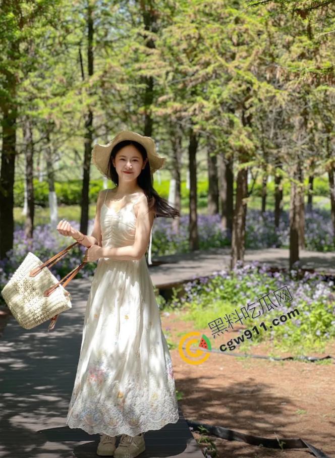 抖音网红【美少女】欲望沉沦！金主高价约夜，豪华酒店疯狂爱爱，雪白美乳纤腰绝伦，口活技术超过瘾  第2张