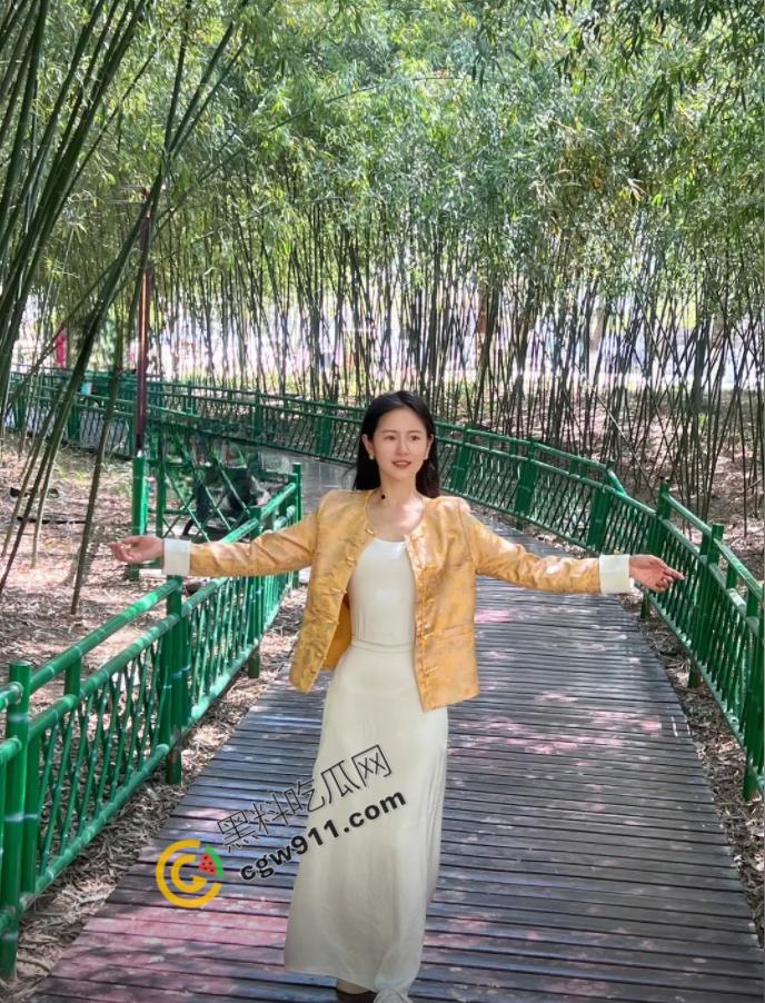 抖音网红【美少女】欲望沉沦！金主高价约夜，豪华酒店疯狂爱爱，雪白美乳纤腰绝伦，口活技术超过瘾  第5张