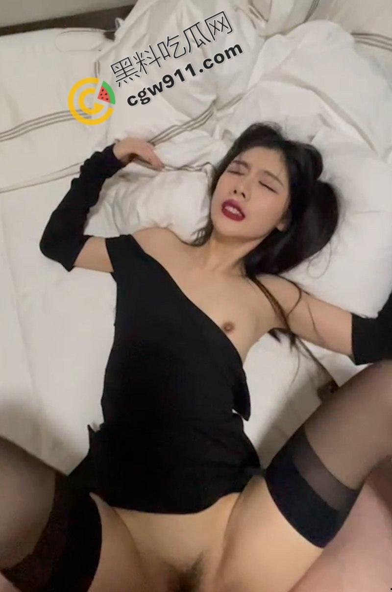 抖音网红【美少女】欲望沉沦！金主高价约夜，豪华酒店疯狂爱爱，雪白美乳纤腰绝伦，口活技术超过瘾  第13张