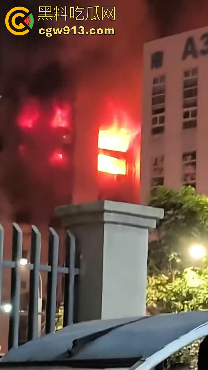 一根烟毁灭一栋楼！温州乐清盐盘工业园区，几名女工仓房抽烟，引发大火10多辆消防车都无法扑灭！  第7张