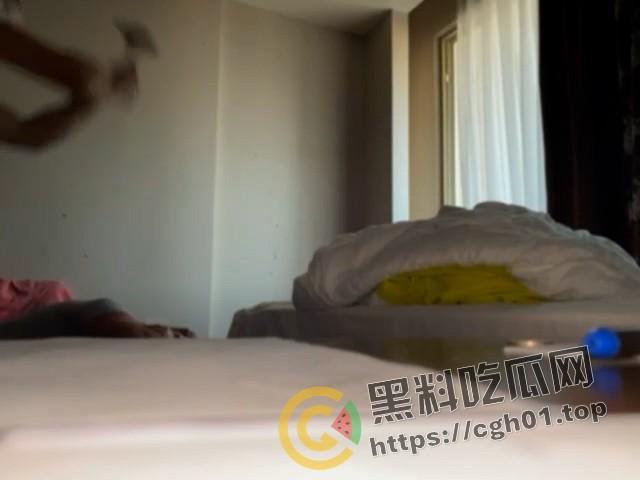 俄罗斯猛男土耳其酒店内用锤子殴打父母致死 狠人实锤 现场视频完整版流出  第1张