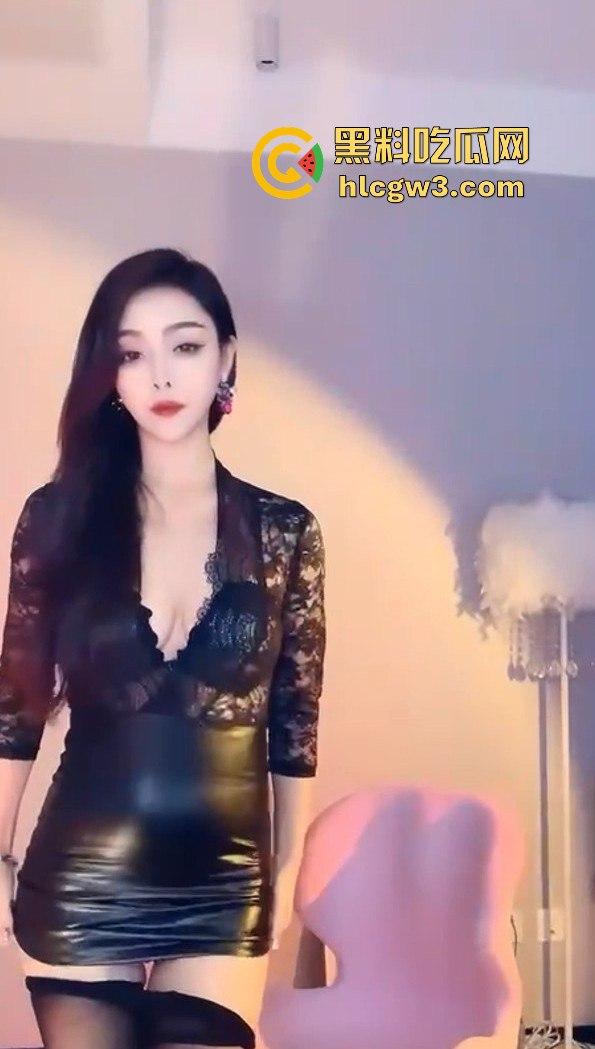 快手127W粉丝高冷御姐【饭饭Ding】私人订制视频流出！擦边不露点，骚归骚但格局太小了！  第8张