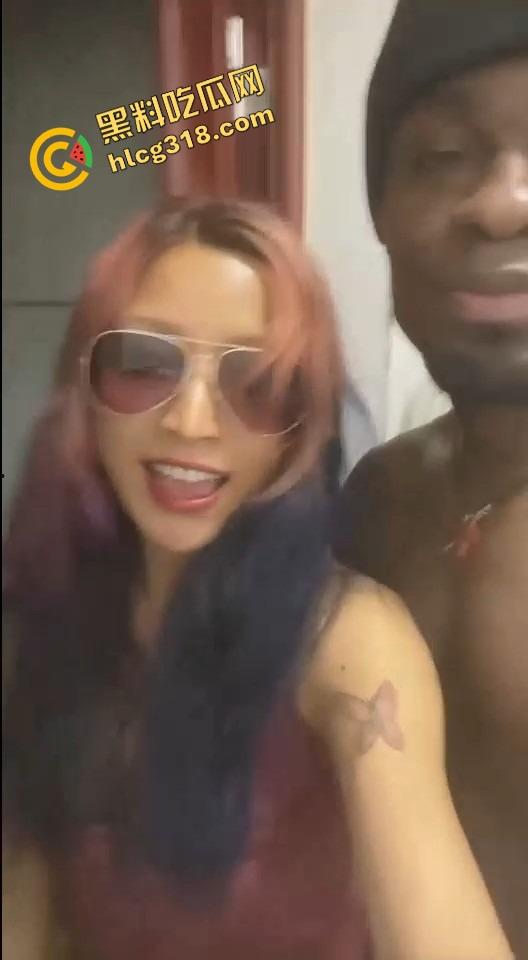 广州老黑鸡巴称王白逼黄逼跪舔当肉厕，黑桃A媚黑贱女扎堆献洞求操，嫩逼烂逼抢着伺候！  第6张