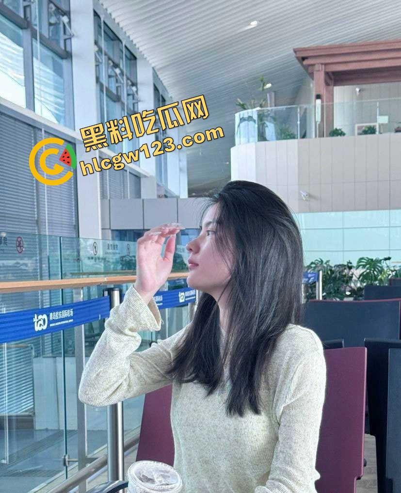 青岛极品幼师露脸抠逼泄露，讲完童话回家自慰表情媚到不行，骚到像开了九次房后再爱一次的脸！  第3张