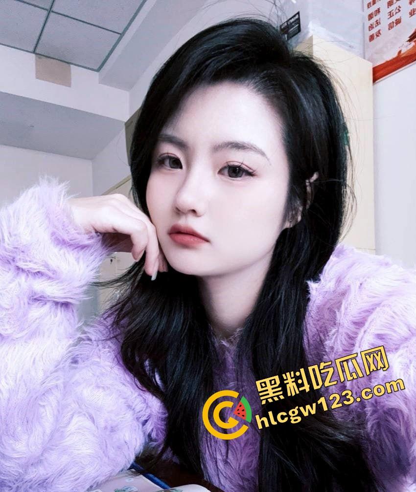 青岛极品幼师露脸抠逼泄露，讲完童话回家自慰表情媚到不行，骚到像开了九次房后再爱一次的脸！  第7张