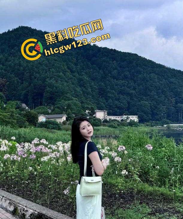 青岛极品幼师露脸抠逼泄露，讲完童话回家自慰表情媚到不行，骚到像开了九次房后再爱一次的脸！  第9张