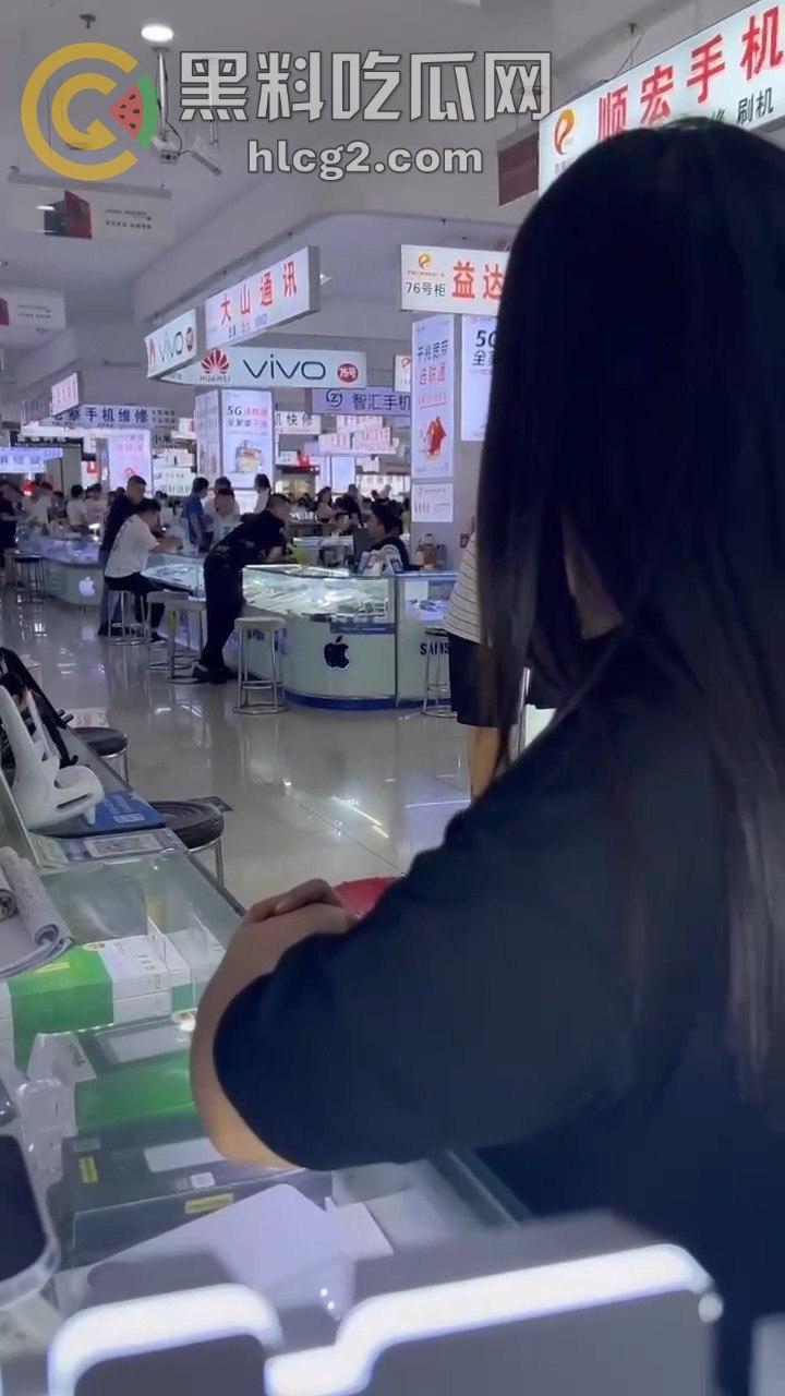 小姨子偷情姐夫，姐姐一怒之下大闹手机店，家族恩怨一触即发  第4张