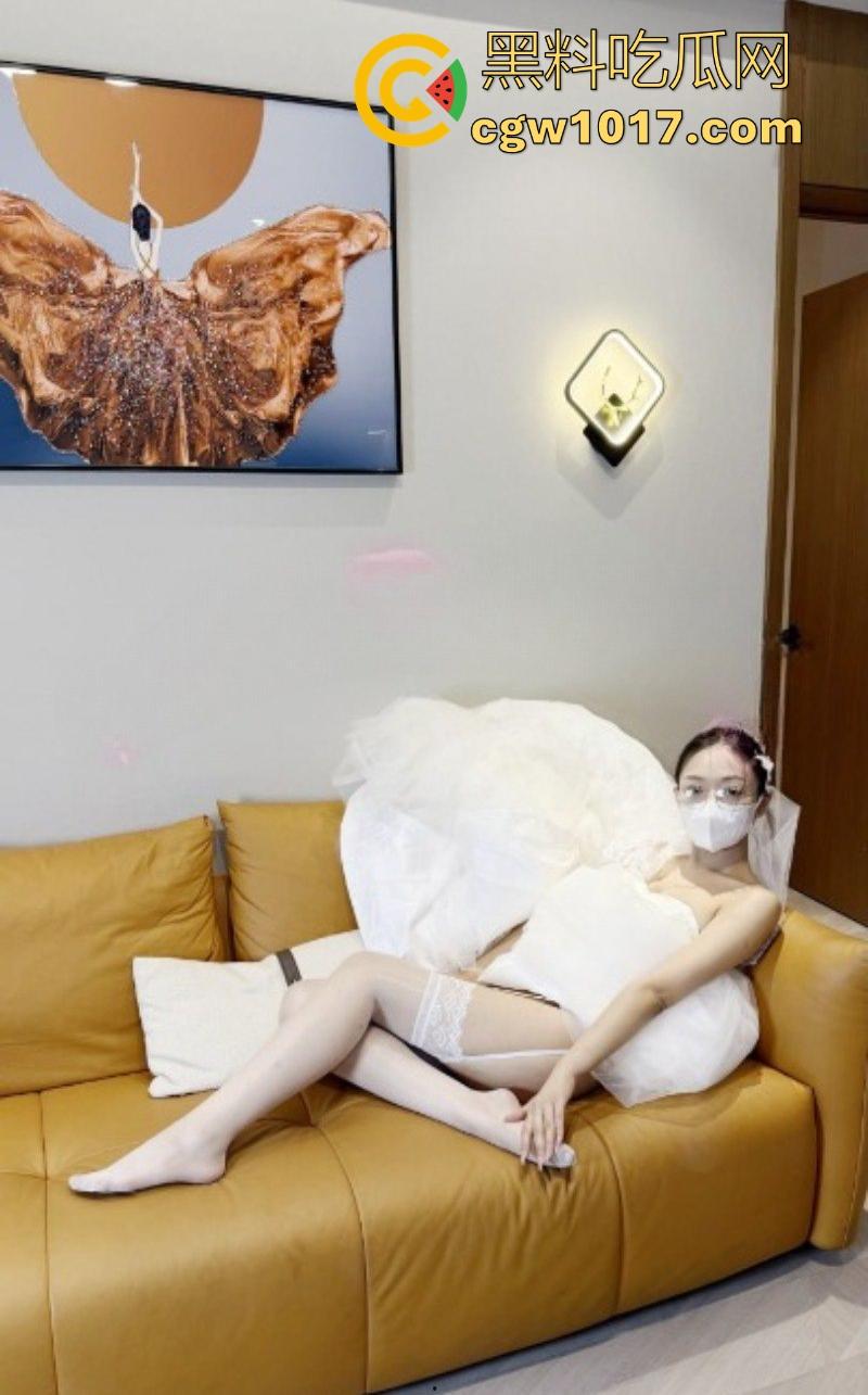 快手御姐网红【媚娘白玉花】最新私密视频曝光，大尺度换衣擦边，雪白肌肤粉嫩诱人美到窒息，释放原始欲望！  第7张