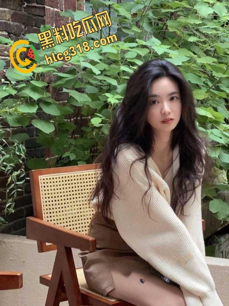 湖南辣妹子幼师【李诗瑶】，反差婊的颜值天花板，金主给的实在是太多，深喉口交的表情也太沉醉了 ！  第1张