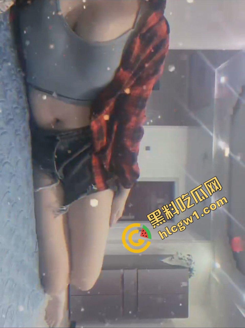 河南南阳反差骚鸡『马灵芝』纹身社会姐 又浪又骚！女上位狠狠夹吸男友鸡巴 独家曝光！  第1张