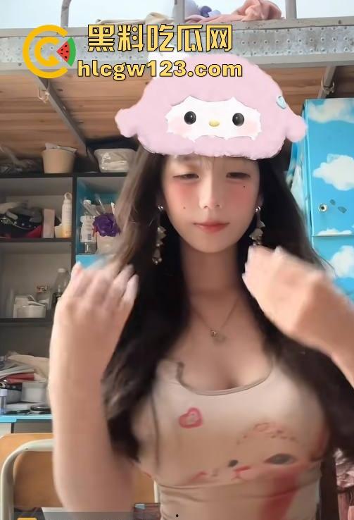 抖音巨乳反差网红【饭書書】网调自慰视频曝光  极品清纯大奶大秀身材 挑逗姿势性感撩人！ 第7张