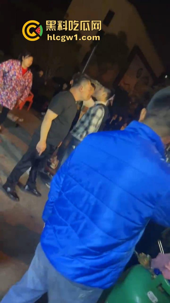 湖南含浦石锅鱼杀人起底 暴躁老板惹怒骑手招来杀身之祸 杀人全过程曝光  第8张