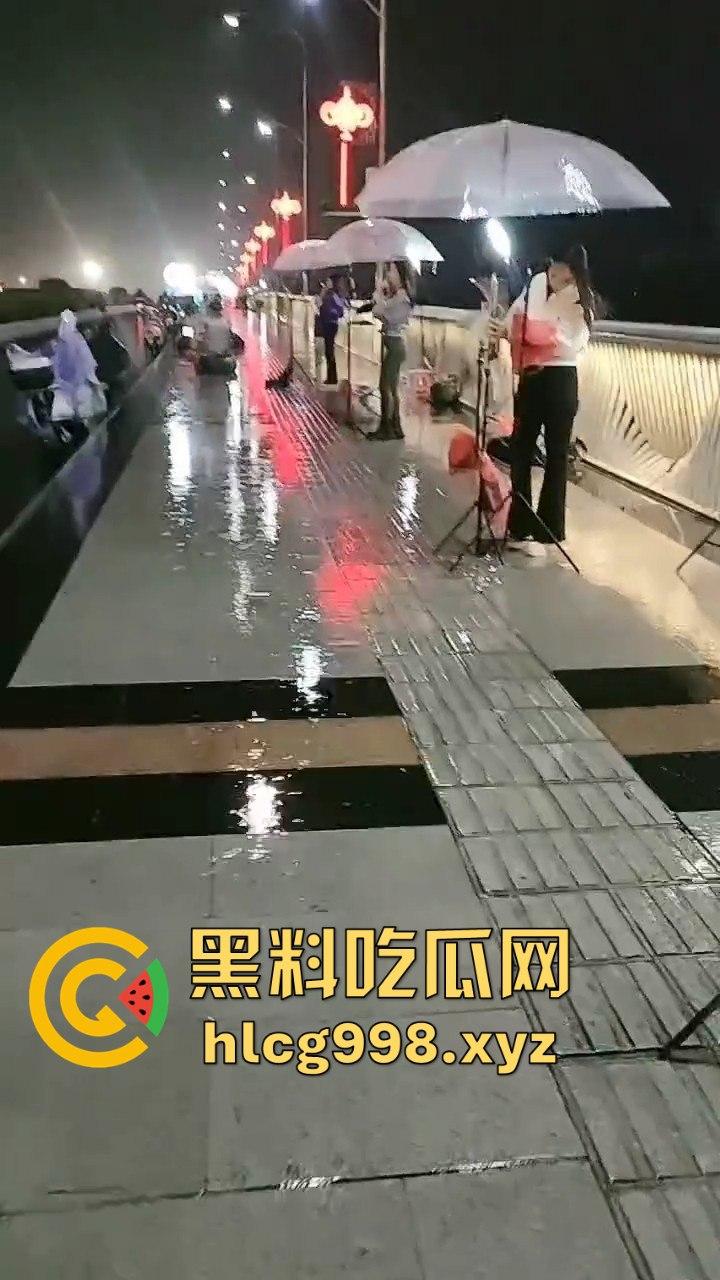 山西网红一条街！南州大桥下全是网红乞丐，美女挤满400多人，乞讨都成产业了！  第6张