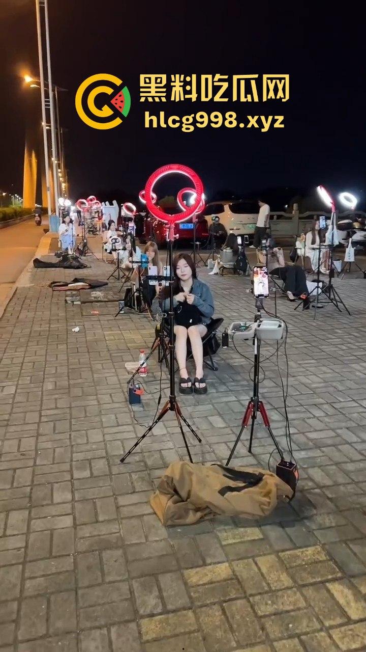 山西网红一条街！南州大桥下全是网红乞丐，美女挤满400多人，乞讨都成产业了！  第7张