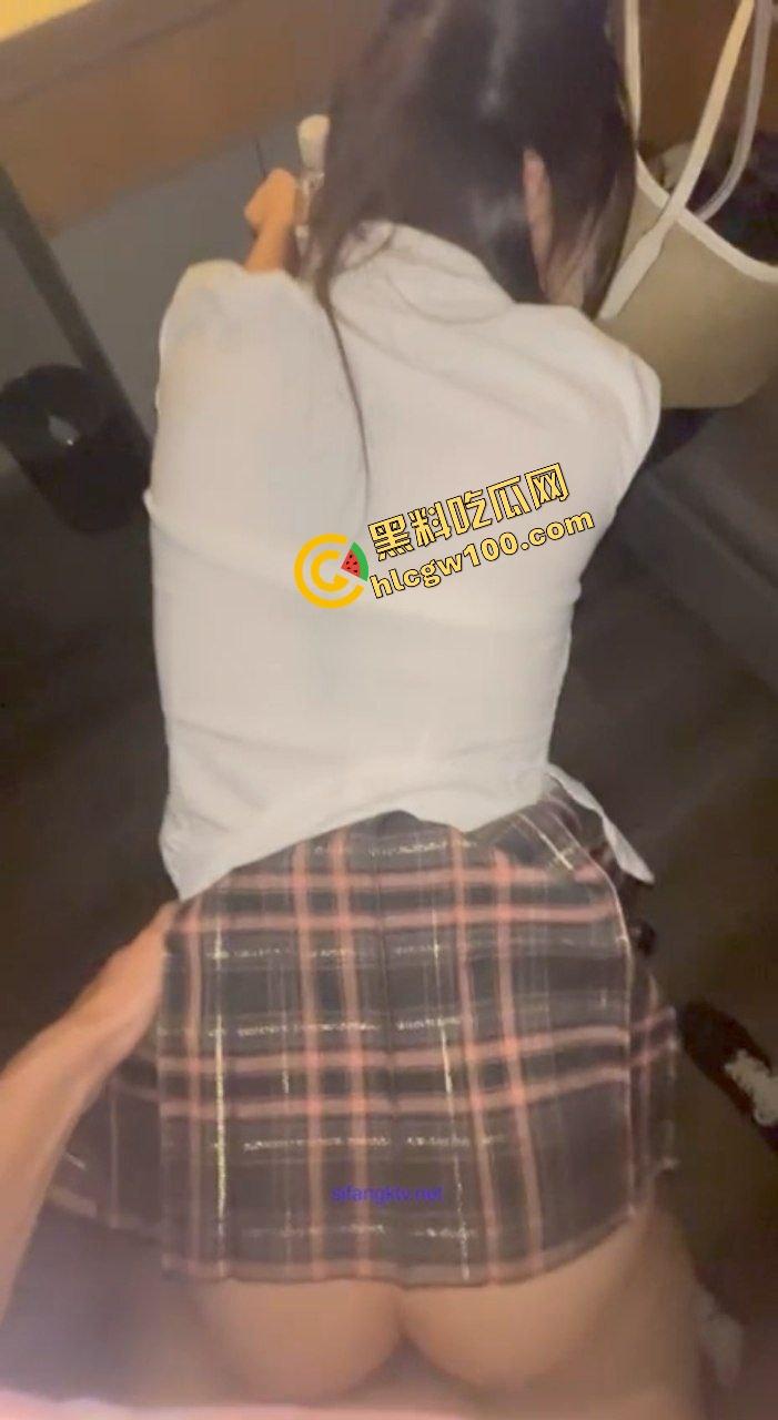 四川传媒学院清纯舞蹈生反差骚逼【毛雯怡】下海约操哥哥 JK后入白虎嫩穴 无套内射白浆直泄！原创独家流出！  第8张