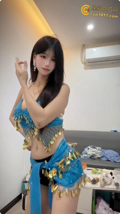 抖音御姐网红【什么思思】，金主定制福利视频，细腰翘臀完美身材，极品身材低胸装性感舞蹈，眼神拉丝诱惑十足！  第5张