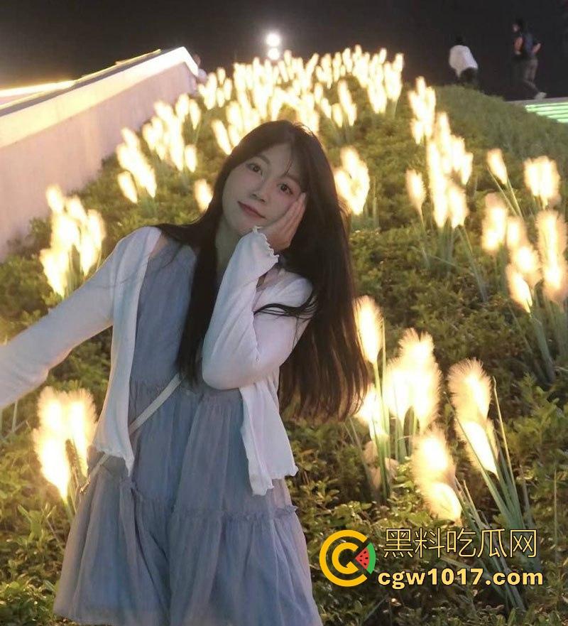 湖北师范大学萝莉学妹【温琬玲】反差跪床深喉口爆，狗链牵引翘臀后入爆操，与男友性爱视频曝光泄露！  第2张