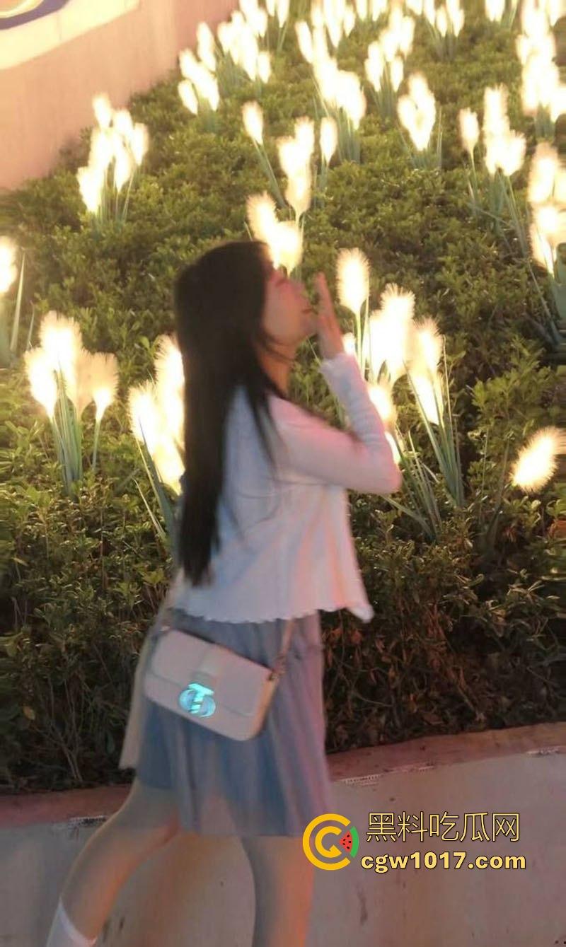 湖北师范大学萝莉学妹【温琬玲】反差跪床深喉口爆，狗链牵引翘臀后入爆操，与男友性爱视频曝光泄露！  第4张