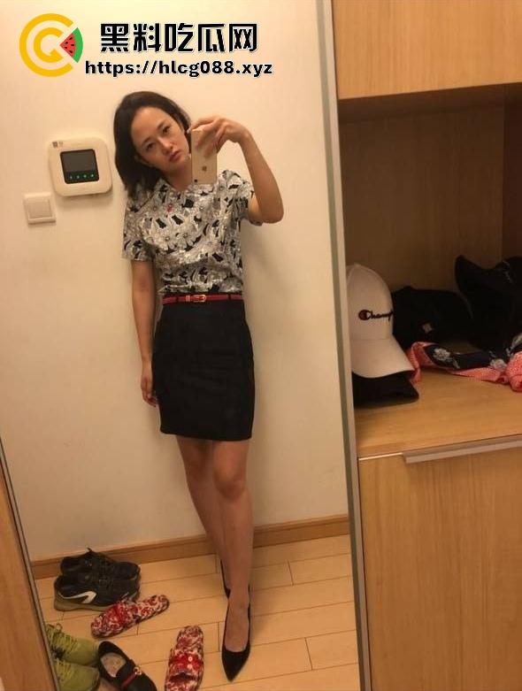 沈阳美容师【马丽丽】婚后不到一年骚翻天，眼罩一戴被单男操得浪叫连连，绿帽老公还他妈投稿炫耀！  第3张