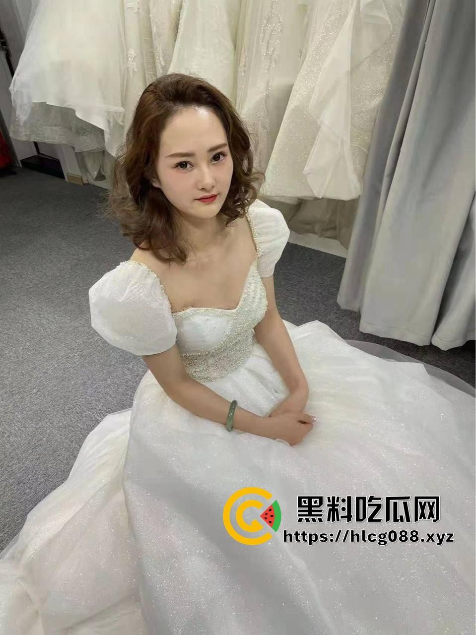 沈阳美容师【马丽丽】婚后不到一年骚翻天，眼罩一戴被单男操得浪叫连连，绿帽老公还他妈投稿炫耀！  第5张