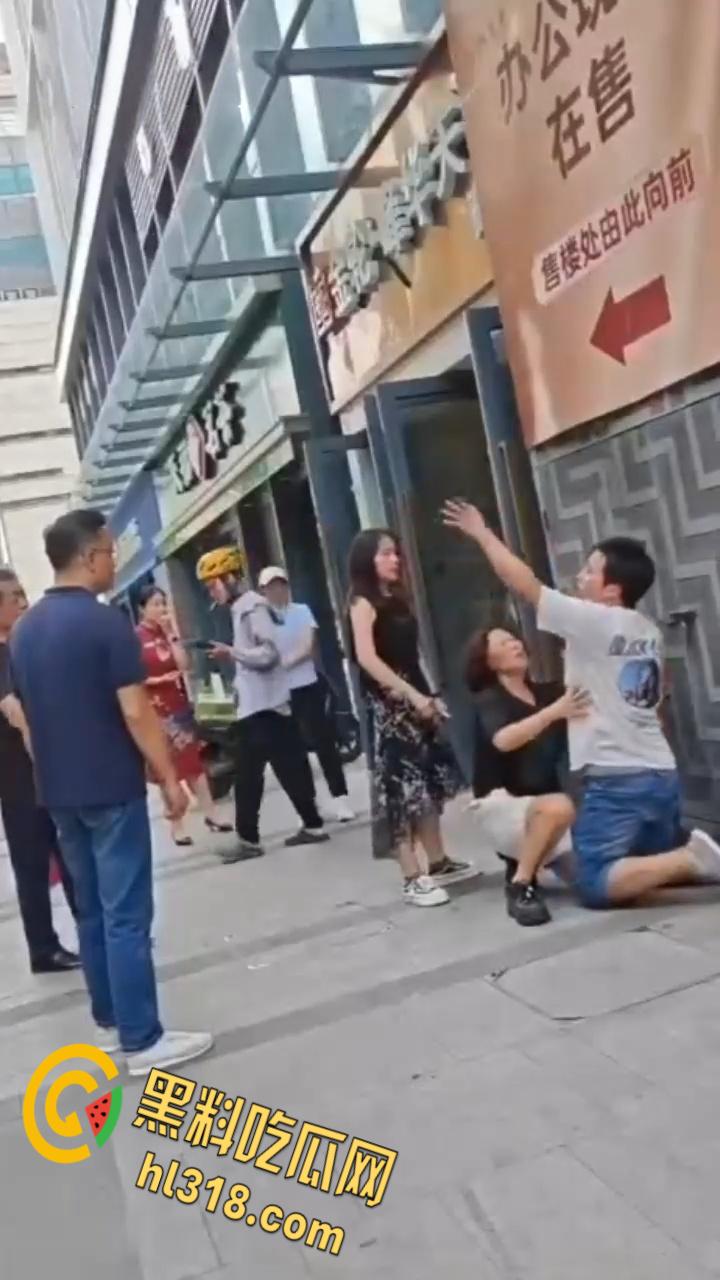 钱多不如鸡巴大！男子控诉老婆出轨，自己月入两万块，打两份工都管不住老婆被戴绿帽！  第2张