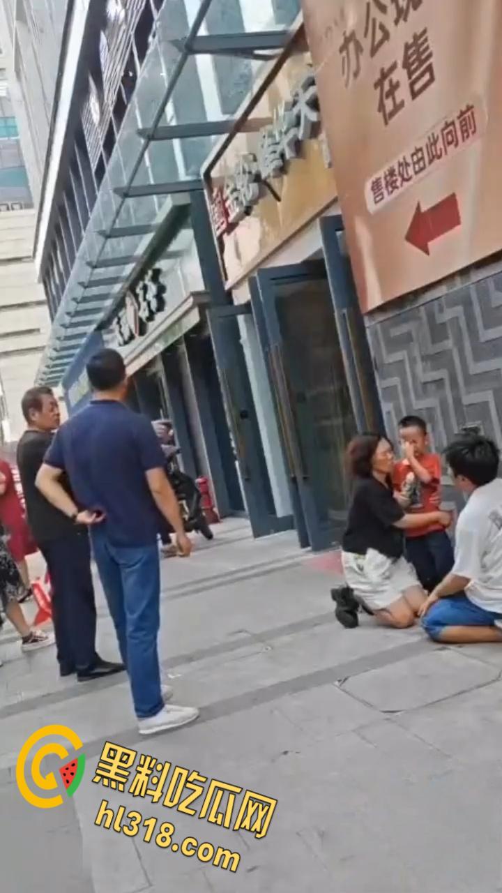 钱多不如鸡巴大！男子控诉老婆出轨，自己月入两万块，打两份工都管不住老婆被戴绿帽！  第3张