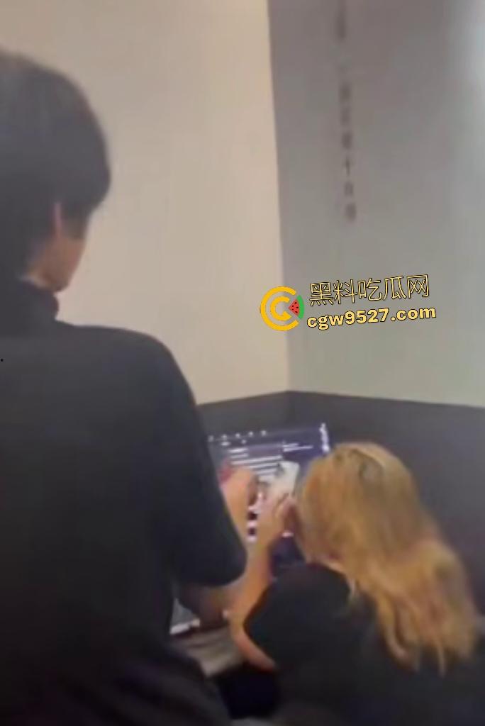 【锦一】网恋奔现见猪头？现场开骂这么肥还骗钱，说180斤都算保守了，立马打110来现场抓骗子！  第5张