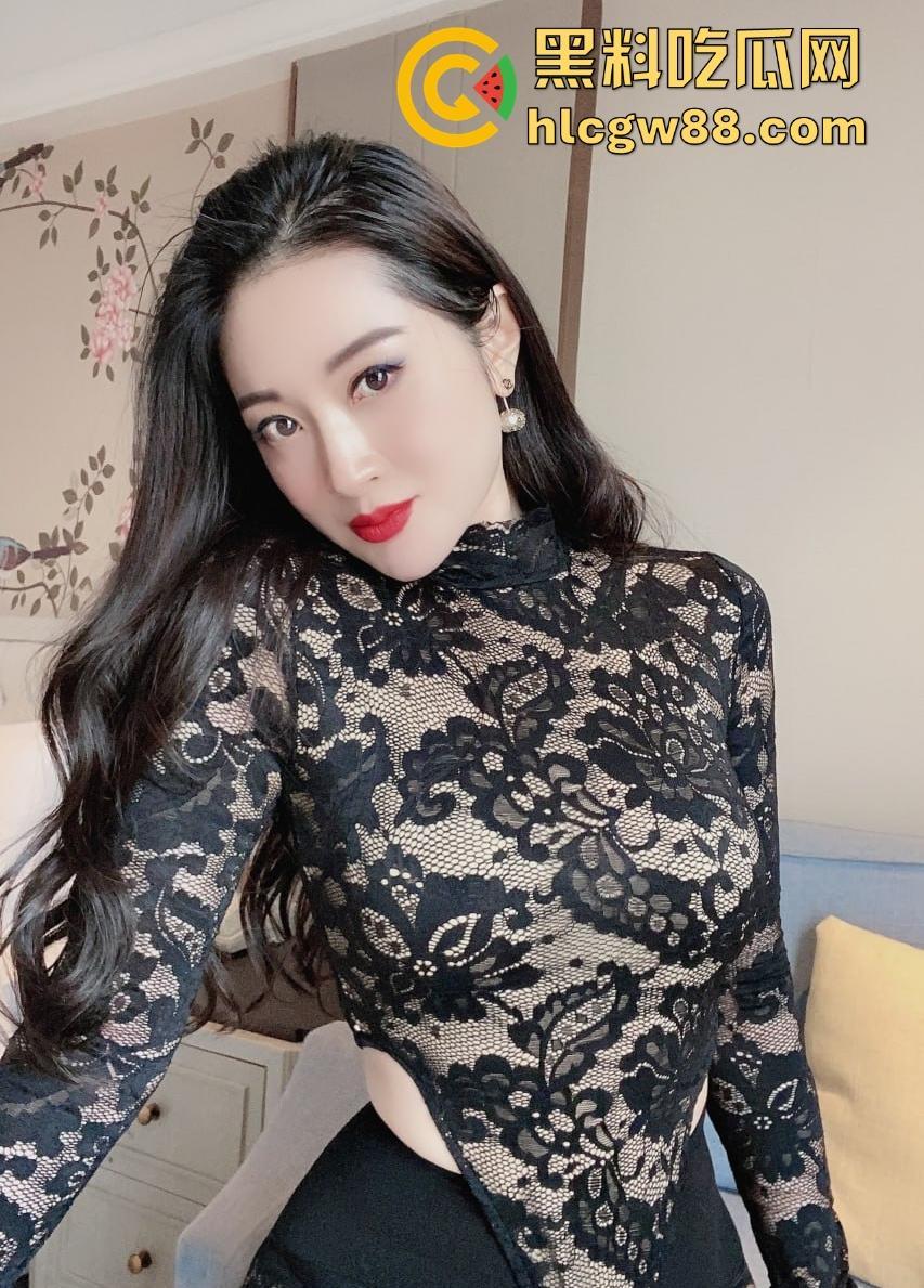 骚货人妻大胆做爱，高楼层 开窗帘让人欣赏，女的还挺主动的一直是骑乘位，看得人心痒痒！  第1张