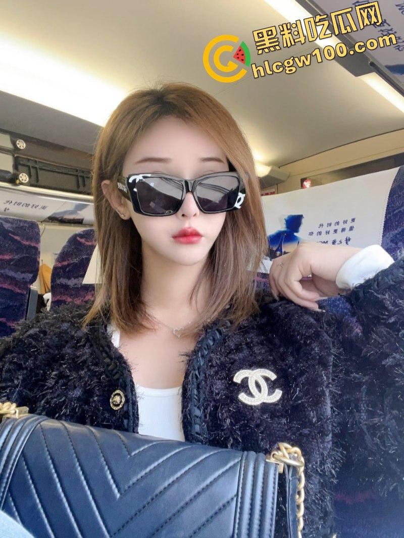 成都极品高颜值名媛范【TS安安】尺度私拍视图福利 约炮各路大屌哥 后门打开狂被草！  第3张