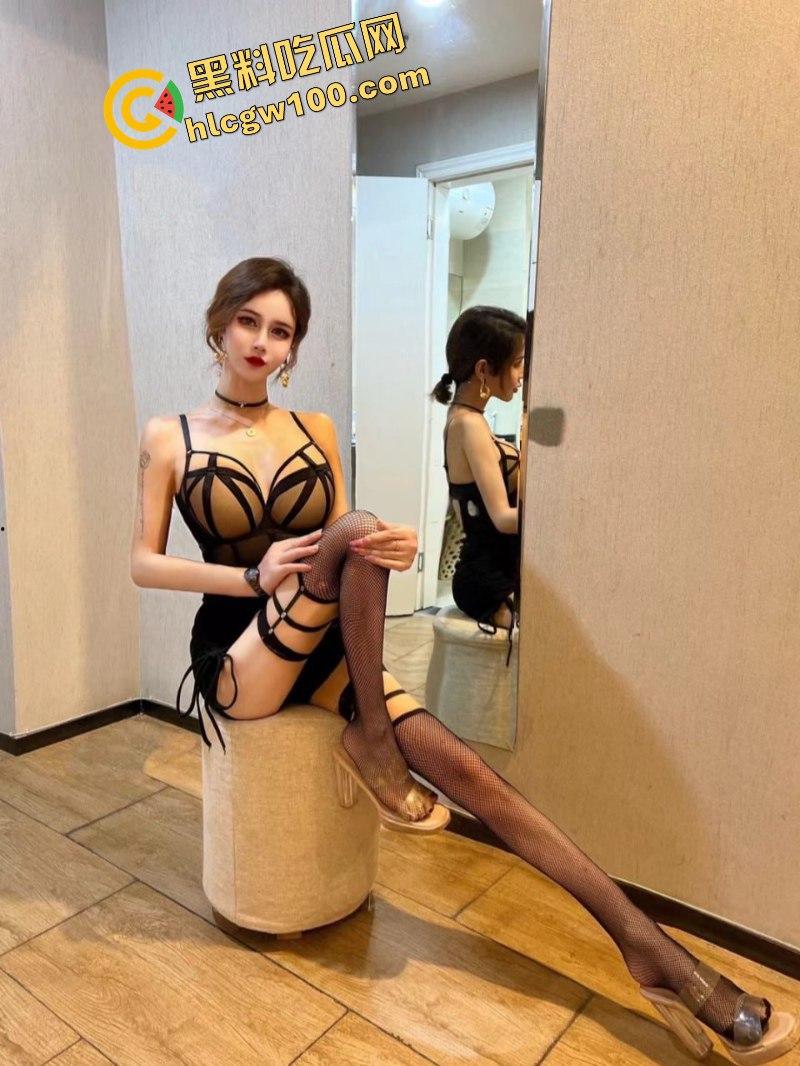 成都极品高颜值名媛范【TS安安】尺度私拍视图福利 约炮各路大屌哥 后门打开狂被草！  第25张