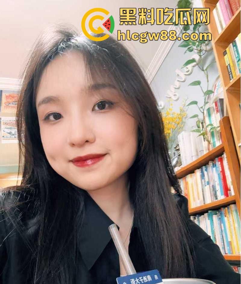 中国传媒大学【白洁】研究生情侣性爱视频曝光 各种舔屌卖骚 无套做爱中出 反差感爆棚！  第6张