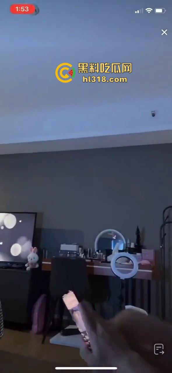 抖音小网红【刘Real.】跟榜一大哥直播做爱，女主播完美露脸玩女上骑乘位，还是榜一大哥厉害！  第8张