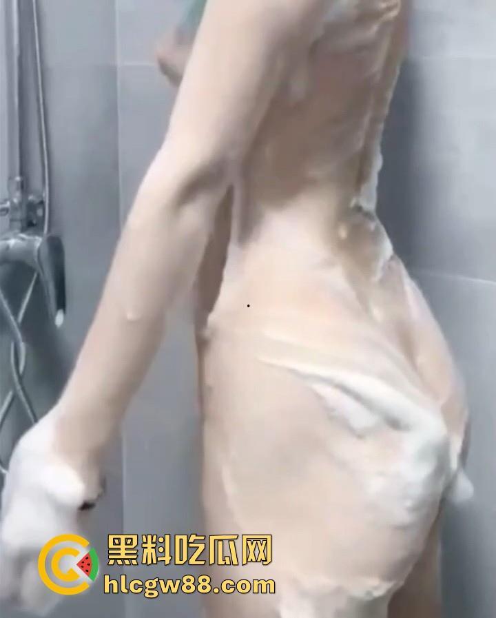 抖音极品性感网红【pop】细腰丰臀巨乳 清纯韵味满足 趴在床上为大哥口交骑乘！  第9张