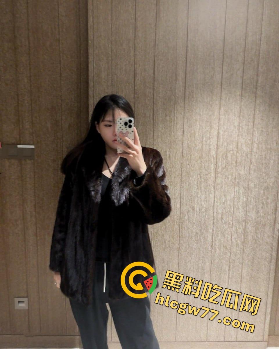 高颜值福利姬口交黑料淫炸！小母狗狂舔大鸡爽翻天，骚到喷淫水！  第1张