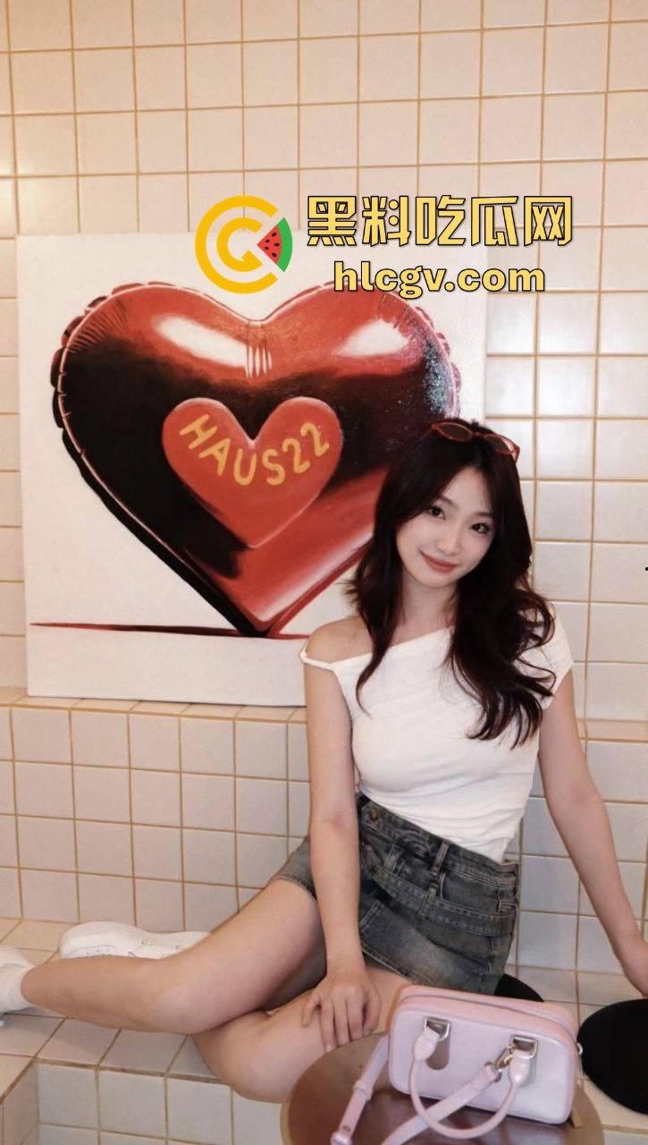 瓜友爆料约炮顶级颜值反差婊【刘雯雯】！猫耳造型卖萌，口交私拍骚劲十足！  第4张