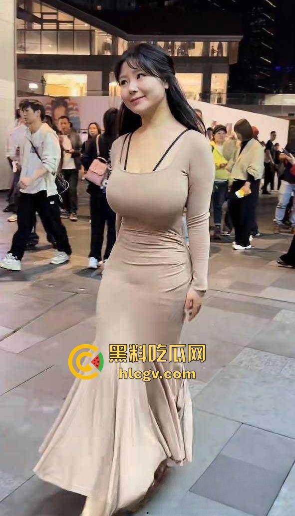 抖音网红『大漂亮』裸聊捞金13分钟全流出！一对爆乳奶子揉捏到嗨翻，高速自慰捞金方式骚得嘎嘎到位！  第10张