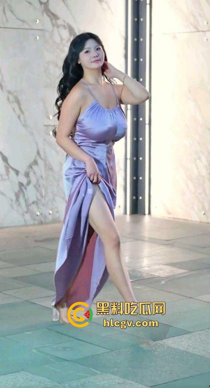 抖音网红『大漂亮』裸聊捞金13分钟全流出！一对爆乳奶子揉捏到嗨翻，高速自慰捞金方式骚得嘎嘎到位！  第15张