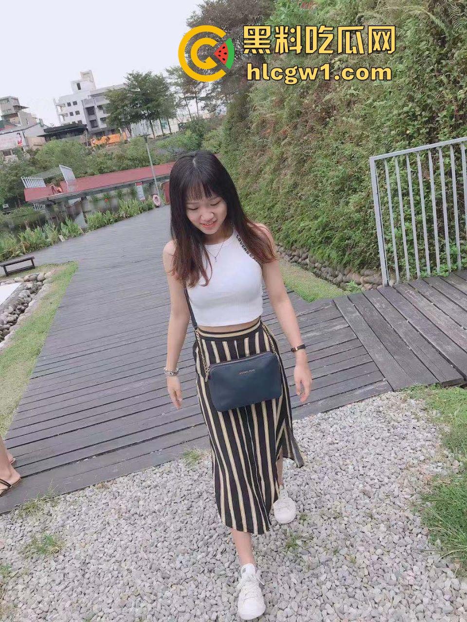 南昌万达金街服装店销售【陈悦】被调教成母狗！清纯妹子变骚货，各种姿势摆到求主人夸！独家爆料！  第1张