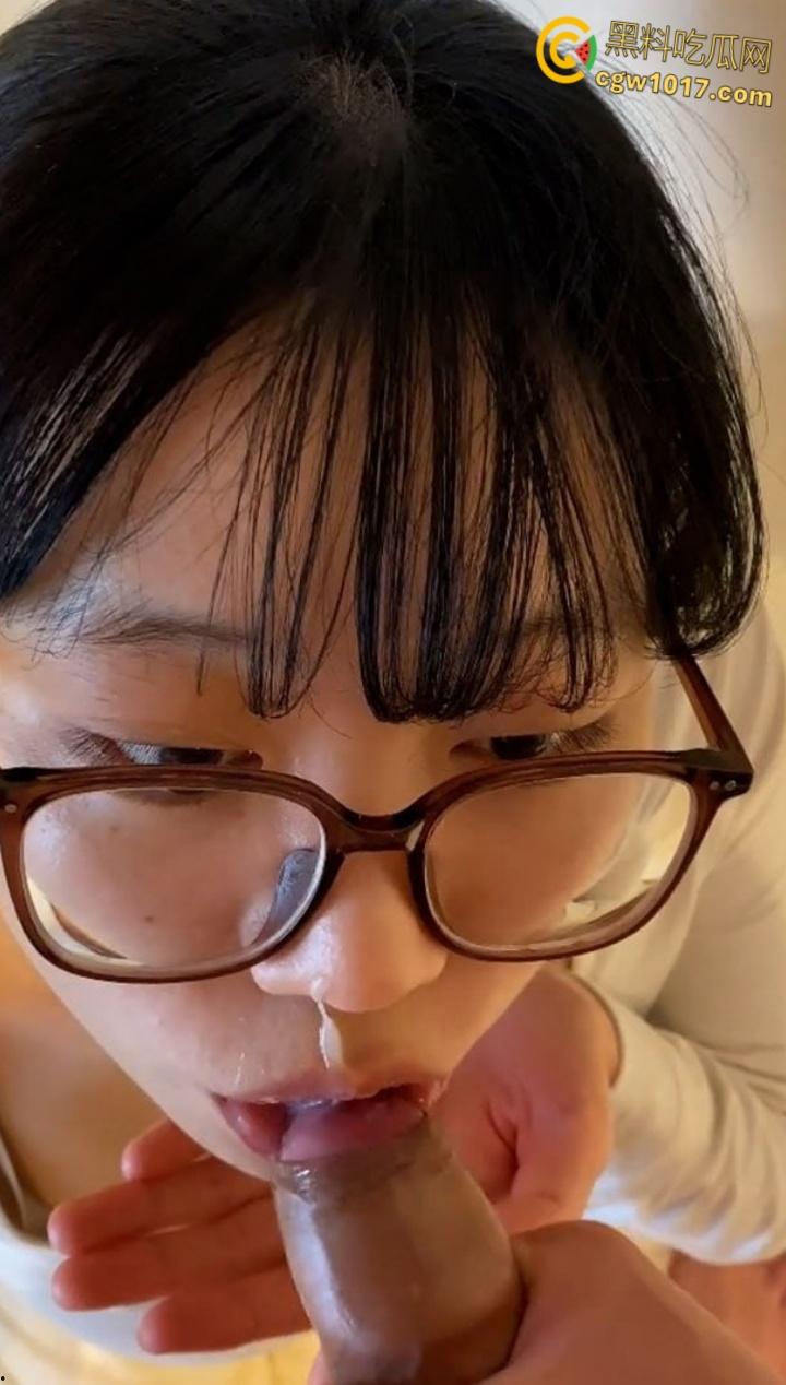 浙江师大甜妹【张宇轩】羞涩吃鸡画面曝光，顶级眼镜反差婊口爆颜射，满嘴灌满浓精骚态尽显！  第6张