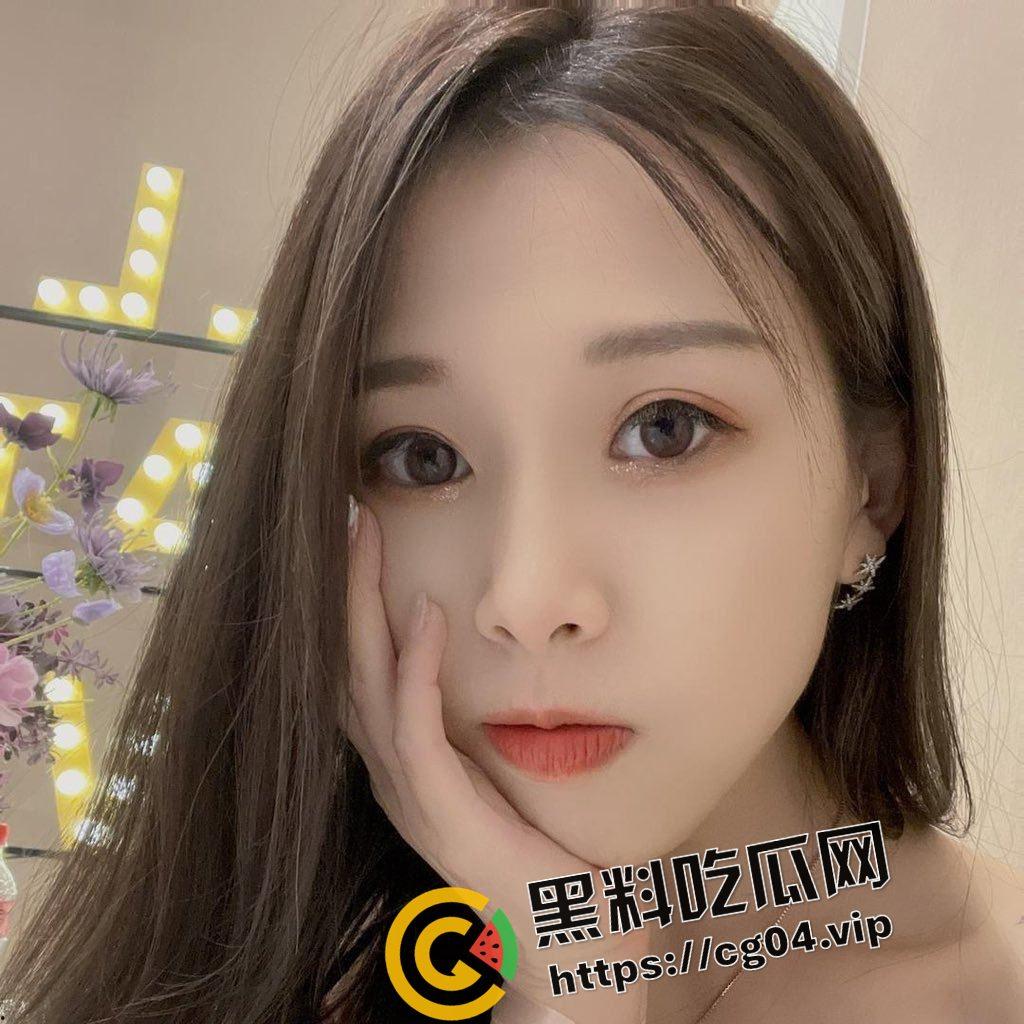 武汉大学大三反差婊学姐和摄影学弟不得不说的事情 学姐 如果我说我说我脱下你的裤子是为了艺术 你会相信吗  第1张