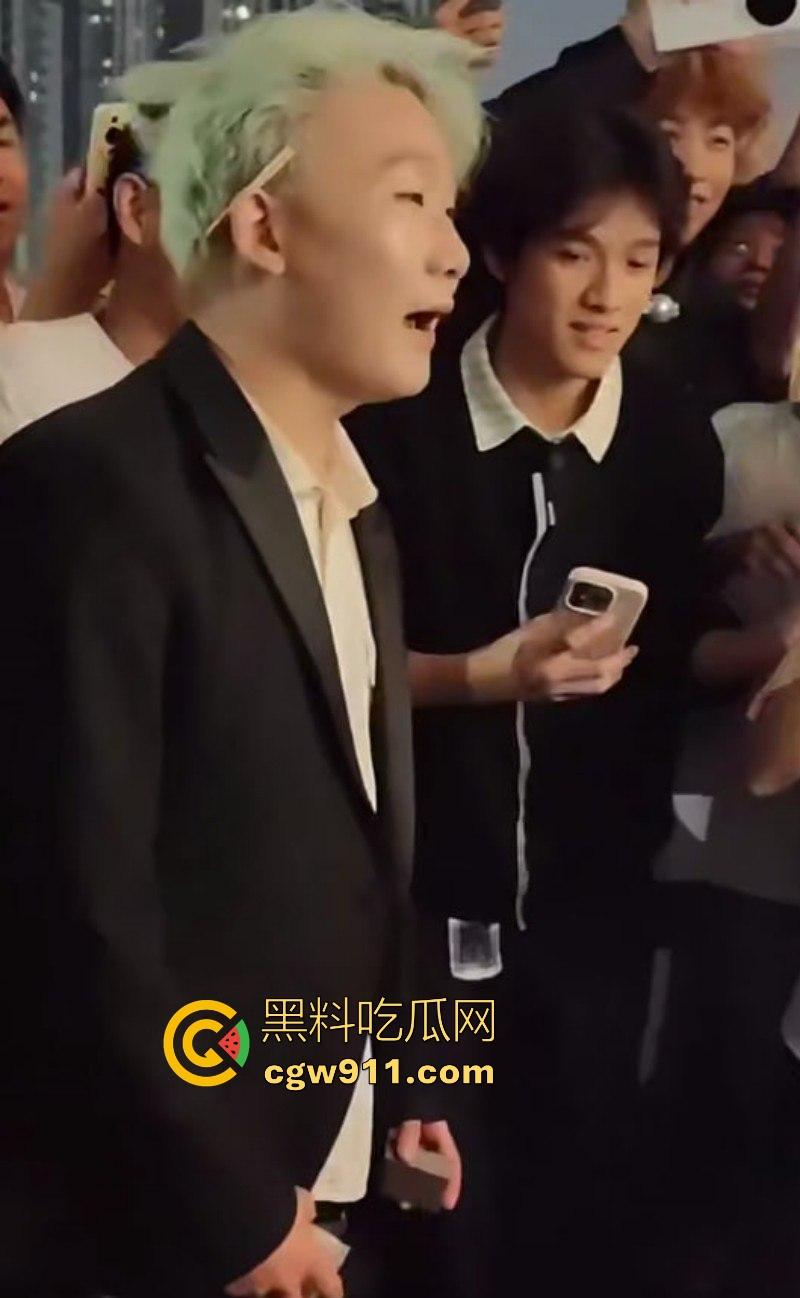 2025年最有种的男人出现了！抖音王源头号黑粉【王扁】古有关羽单刀赴会，只身现身演唱会“小汤圆”线下围攻！  第6张