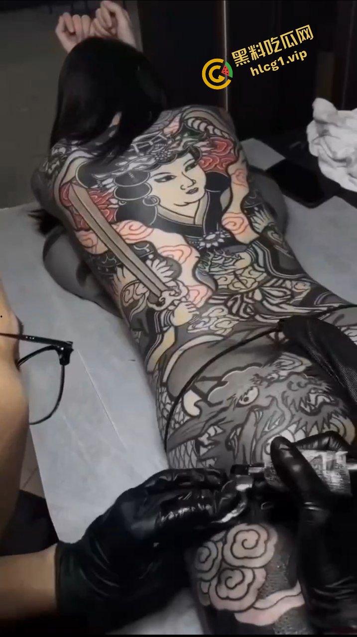 盘点各路 精神妹社会姐纹身！纹逼纹奶子 只为彰显母狗风范！  第4张