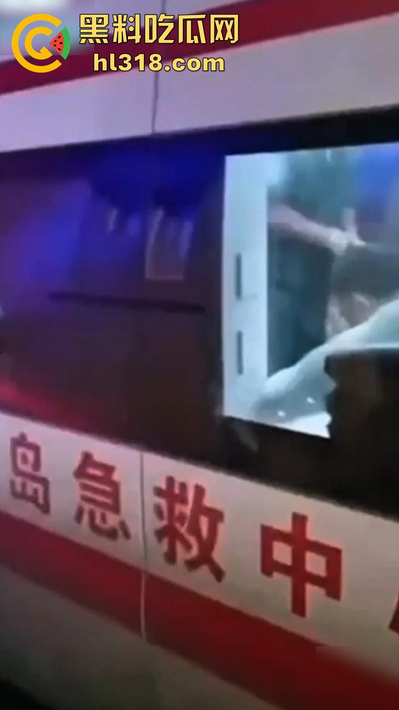 秦皇岛红桥里砍人事件，持刀报复社会在大街上见人就砍，据说有20多人被砍，目前人已被逮捕！  第7张