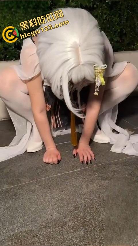 现在的漫展成了低配妓展？衣服遮逼就算COS，长相不够露点来凑，各种骚拍只求脖子以下别露脸！  第13张