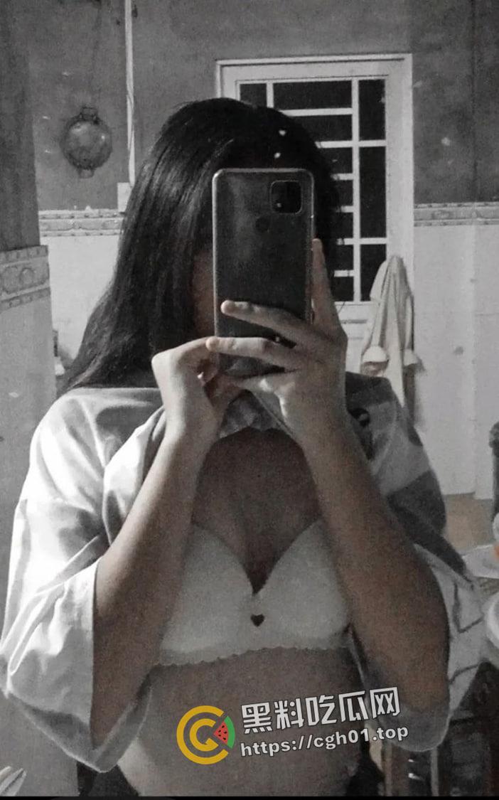 东莞实验中学女高中生网调视频遭流出 稚嫩得小妹妹羞涩的展示娇胸 这就是青春得味道嘛  第1张