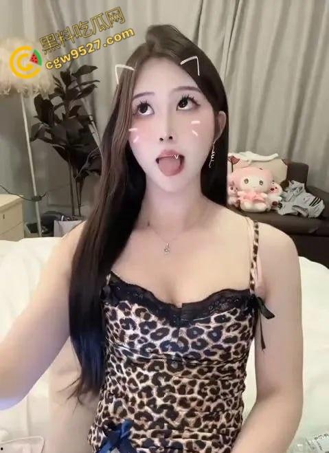 武汉超高颜值TS【柔柔】与金主私密缠绵，辣眼绝伦！天使脸孔隐藏着颠倒众生的本领  第4张