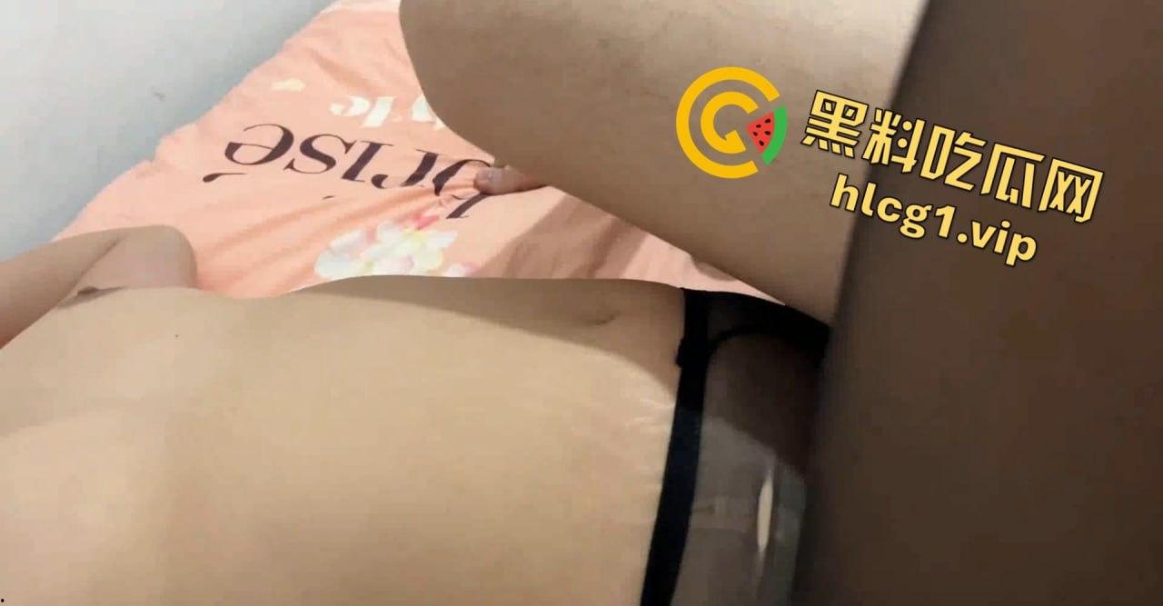 服装店老板娘遭男友无耻曝光！私密照外流引热议，身材火辣成焦点！  第8张